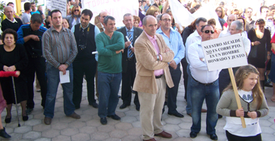 Sayalonga holds general strike in support of mayor