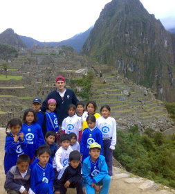 Iker Casillas travels to Peru to help underprivileged children