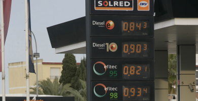 Filling up the tank in the province of Malaga costs 24 euros less than in the summer