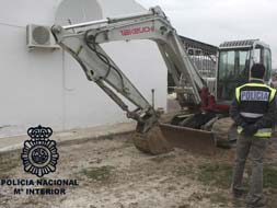 Two people arrested in Marbella for selling heavy plant machinery stolen in the UK