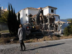 Town Hall gives developer less than two months to start pulling down San Pedro houses