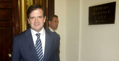 Spain's top spy steps down