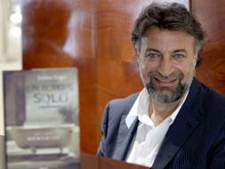 Juli�n Lago, icon of journalism in democratic Spain, dies