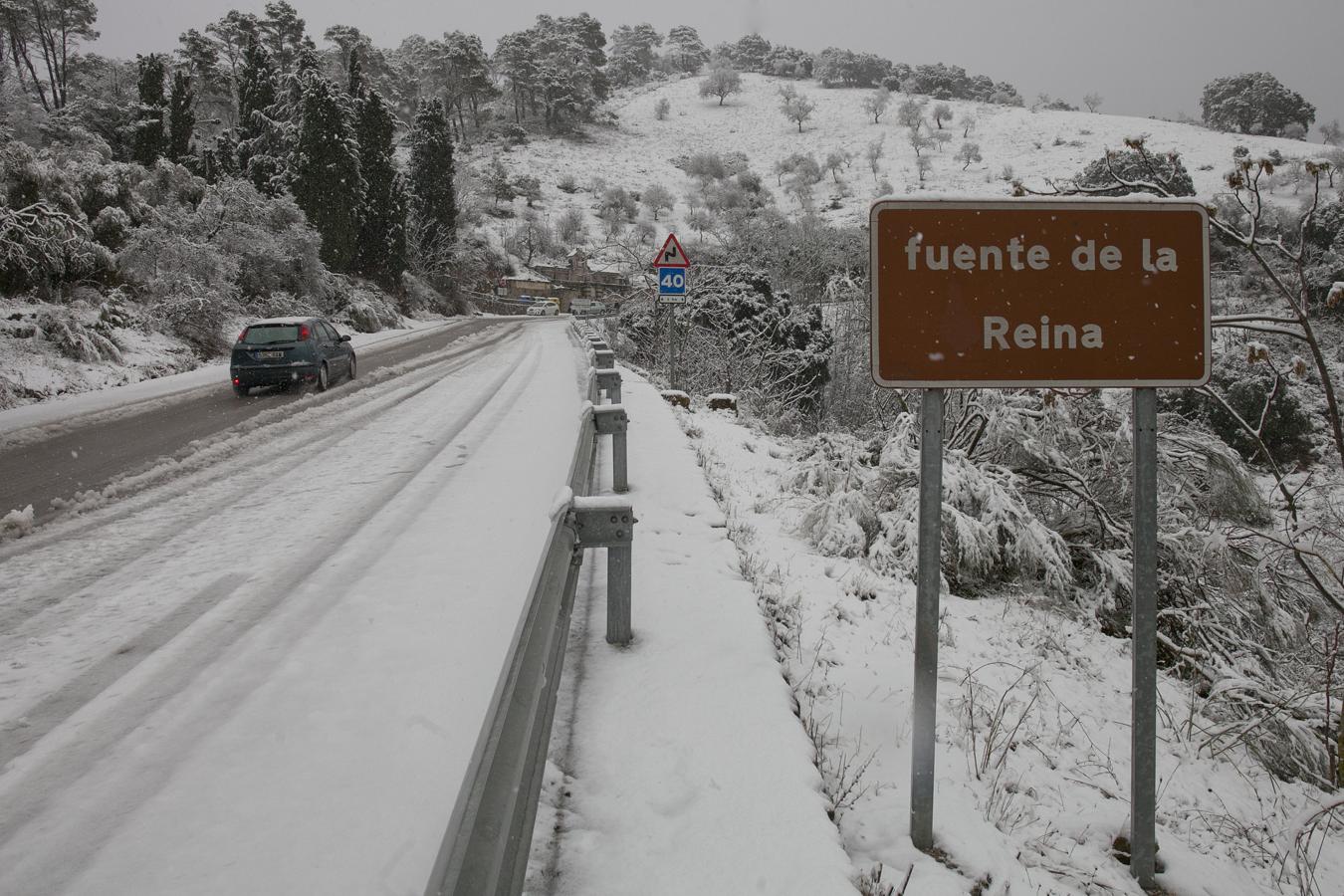 Travel chaos on Monday after several inches of snow fall on Malaga province (gallery)